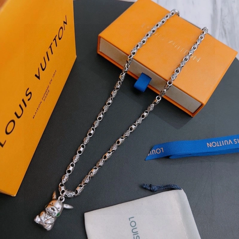 Tailored Louis Vuitton Necklaces 247743