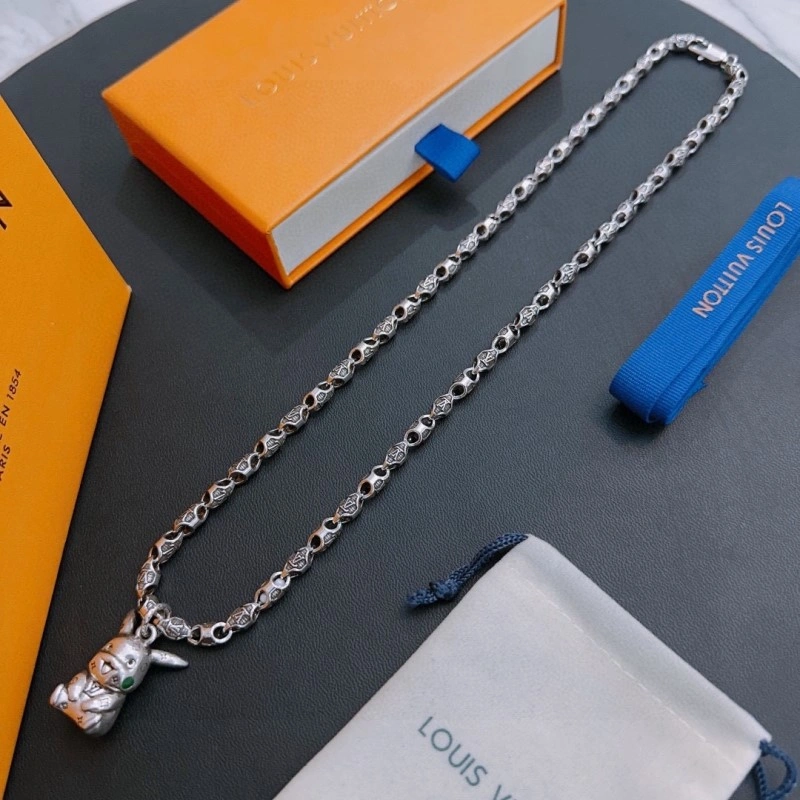 Tailored Louis Vuitton Necklaces 247743