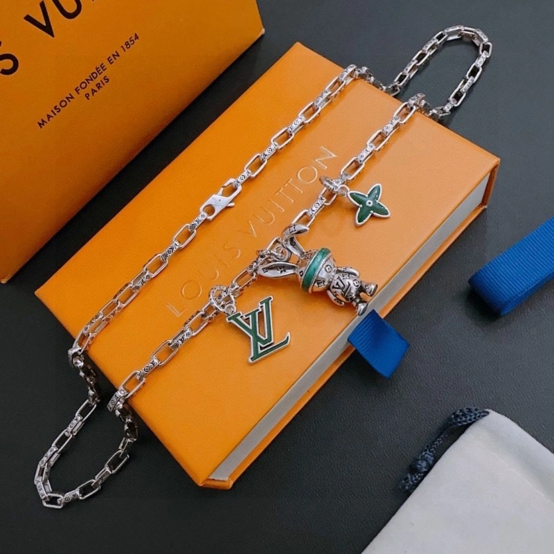 ModernLook Louis Vuitton Necklaces 247742