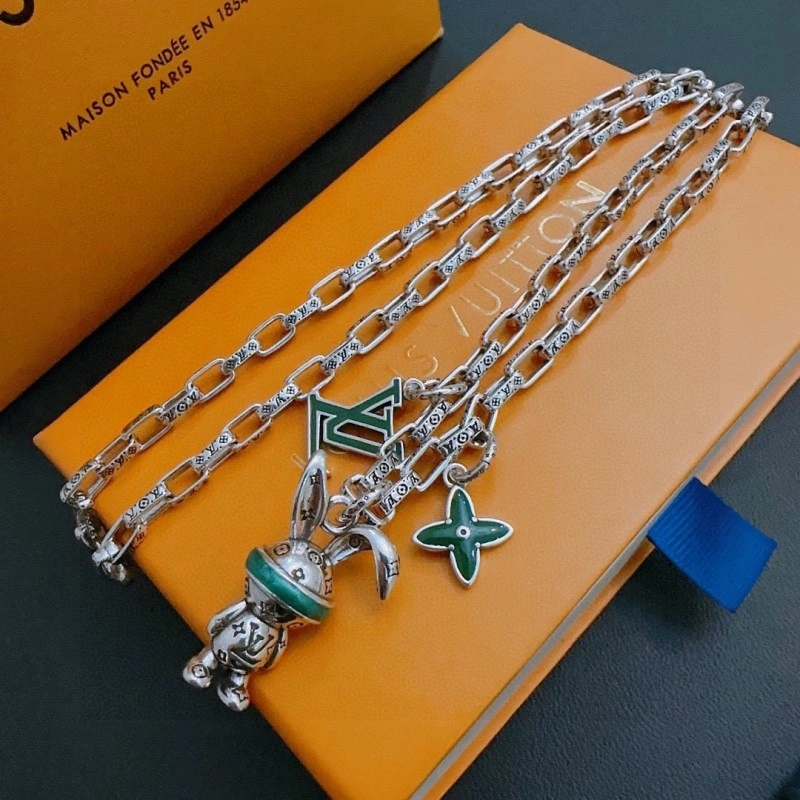 ModernLook Louis Vuitton Necklaces 247742