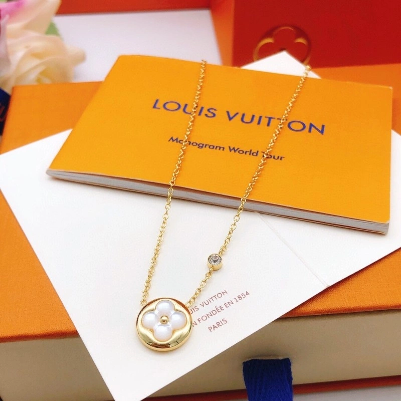 Louis Vuitton Necklaces Stylish 247725