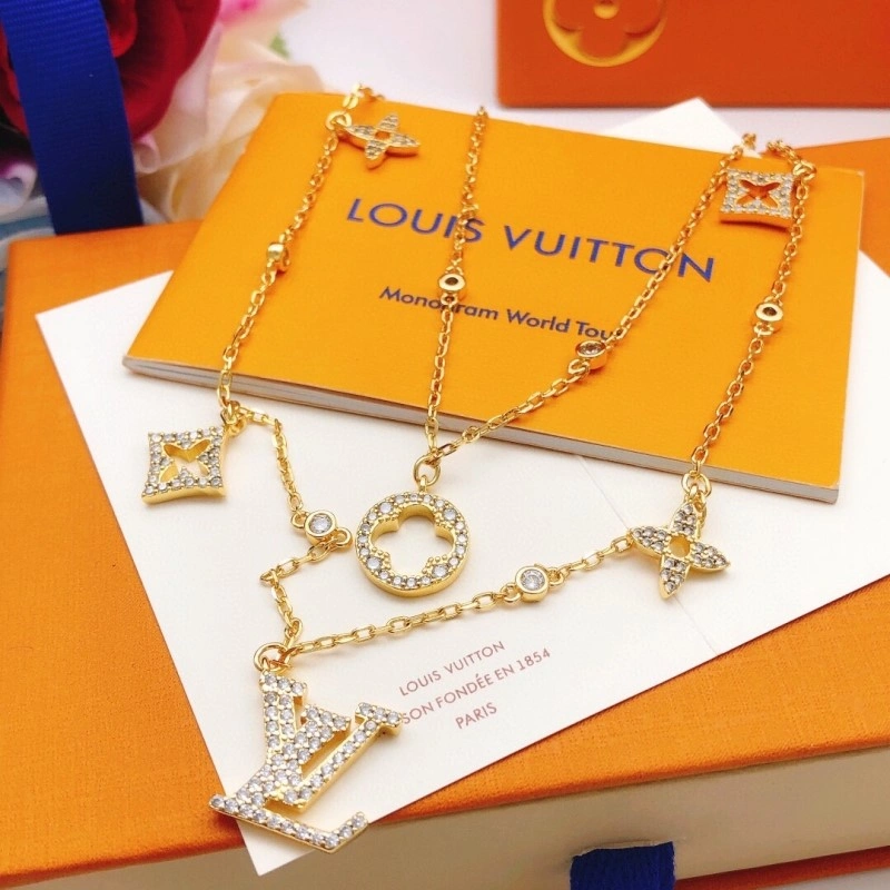 Effortless Louis Vuitton Necklaces 247723