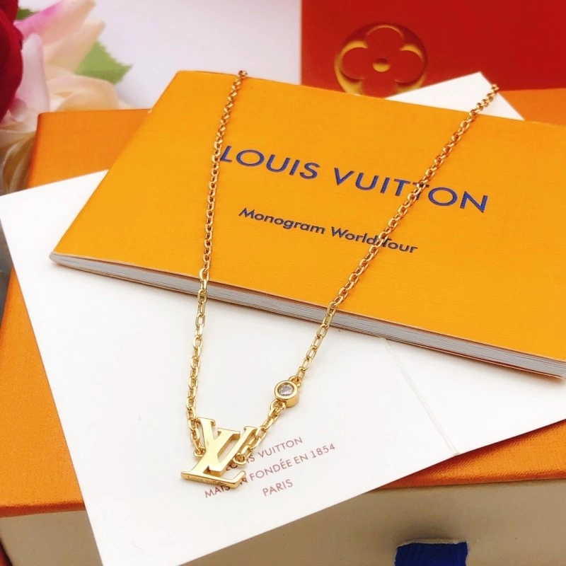 Lightweight Louis Vuitton Necklaces 247728