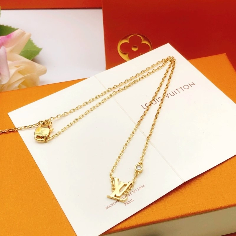 Lightweight Louis Vuitton Necklaces 247728