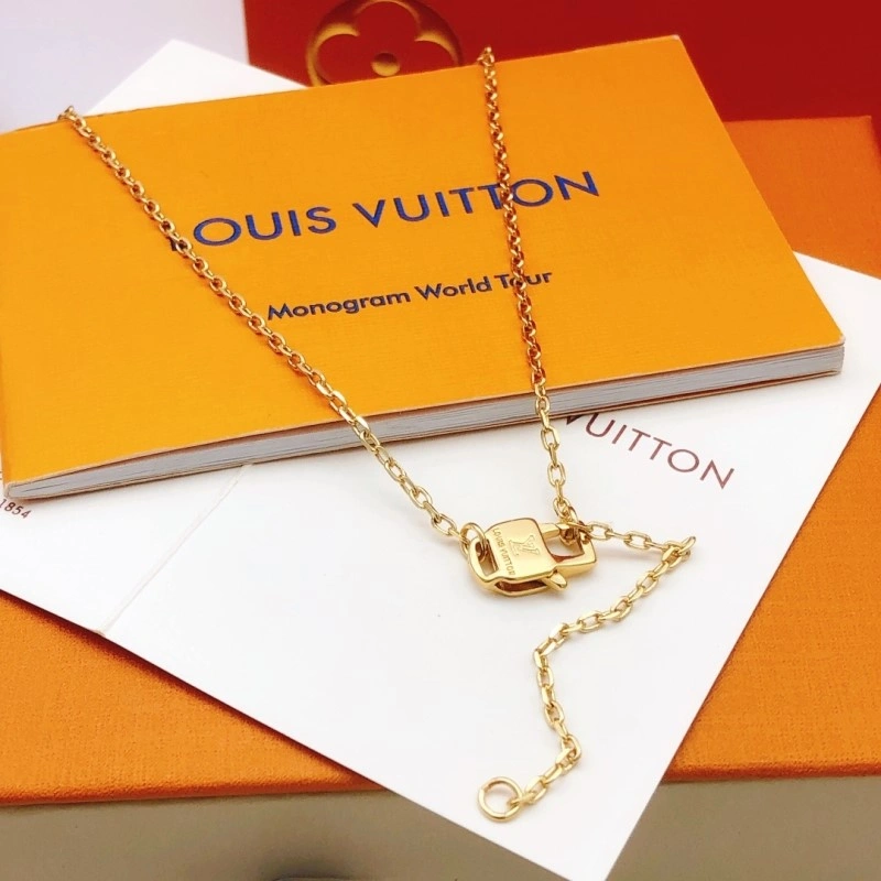 Lightweight Louis Vuitton Necklaces 247728