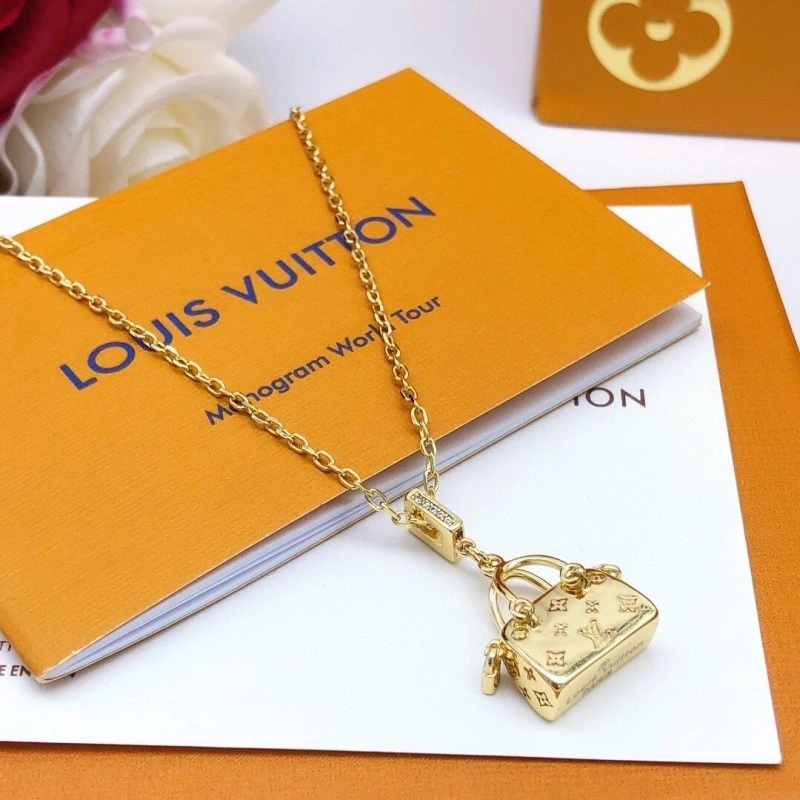 Resilient Louis Vuitton Necklaces 247738