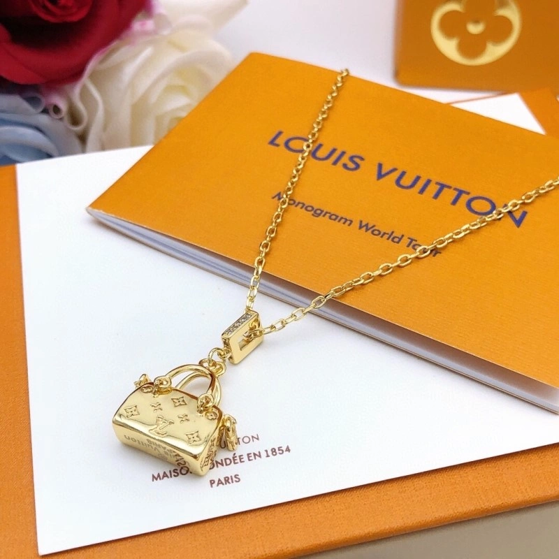 Resilient Louis Vuitton Necklaces 247738