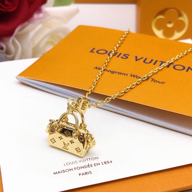 Resilient Louis Vuitton Necklaces 247738