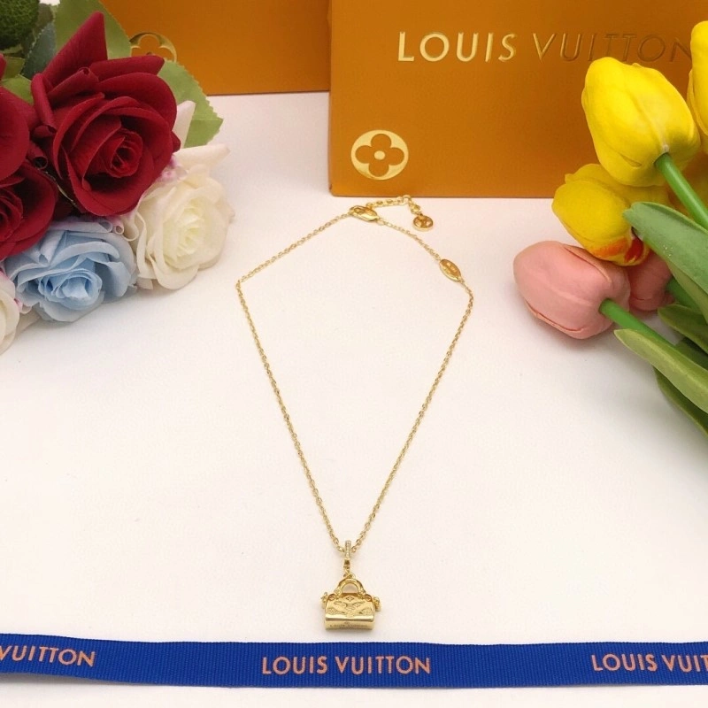 Resilient Louis Vuitton Necklaces 247738