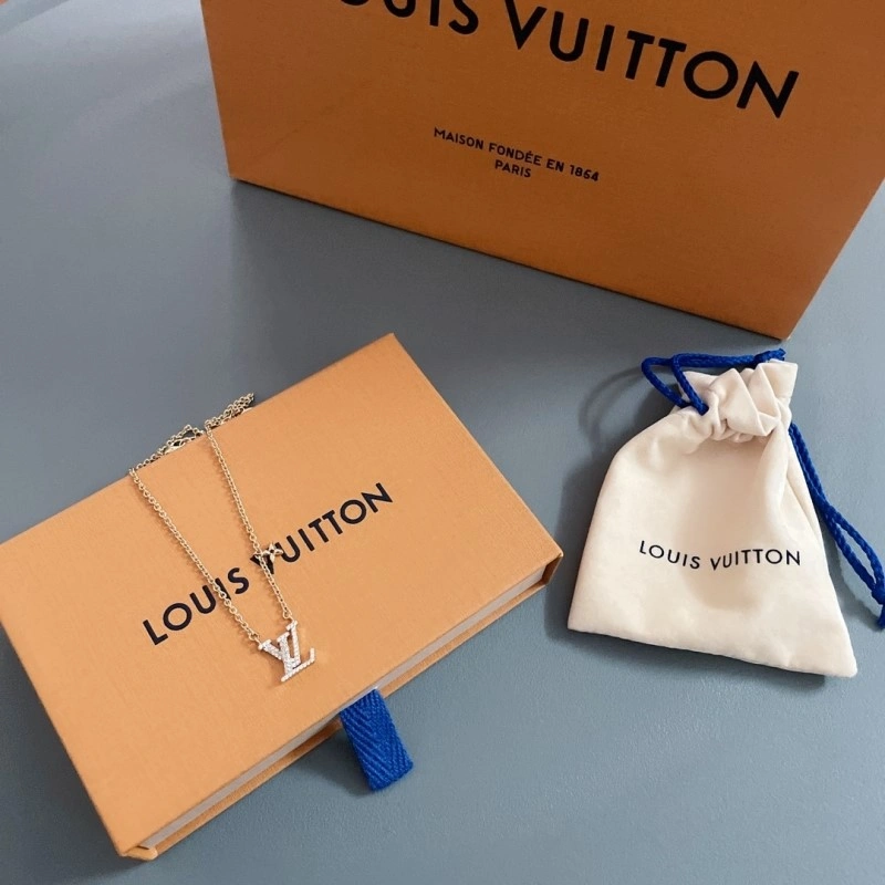 Louis Vuitton Necklaces Fashionable 247730