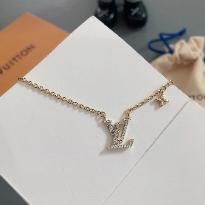 Louis Vuitton Necklaces Fashionable 247730