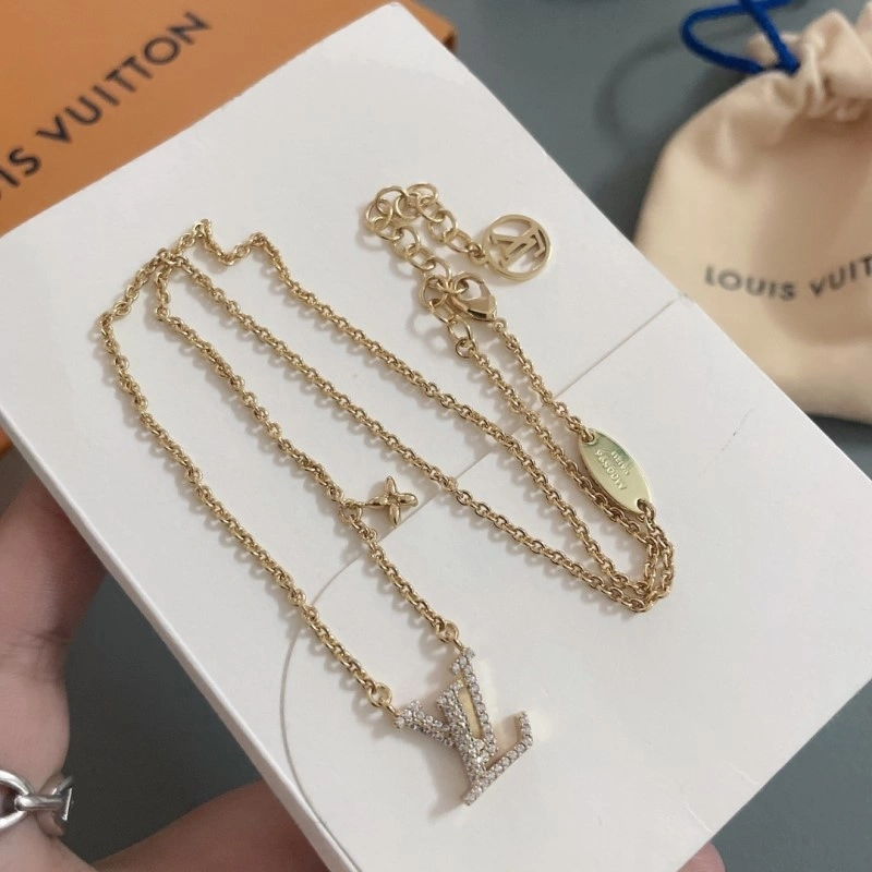 Louis Vuitton Necklaces Fashionable 247730