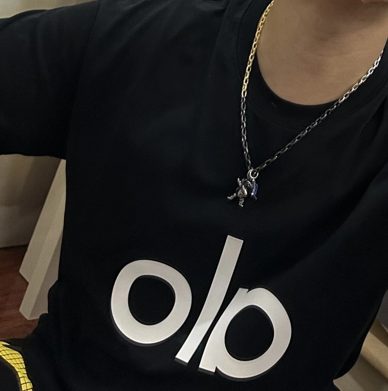 Snug Louis Vuitton Necklaces 247735