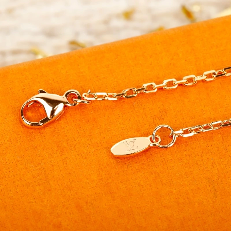 Louis Vuitton Necklaces Efficient 247736