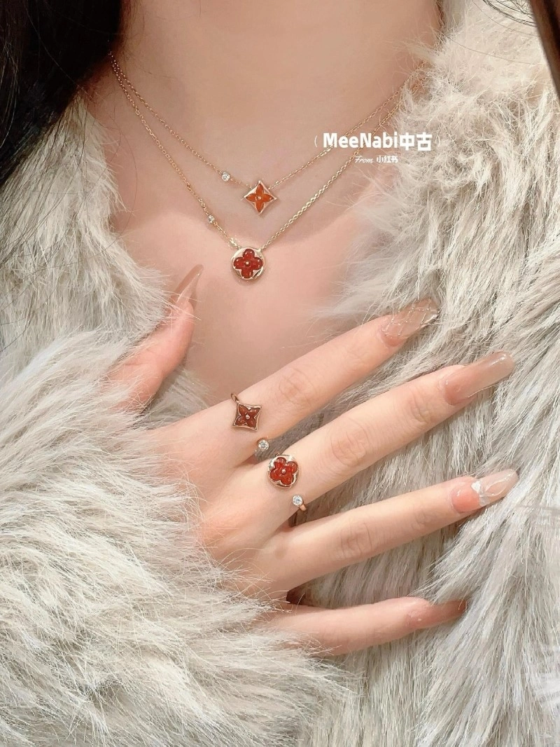 Louis Vuitton Necklaces FastDry 247740