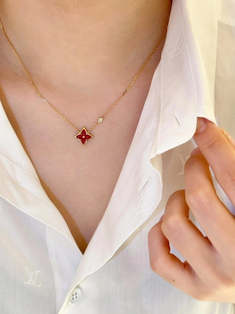 Packable Louis Vuitton Necklaces 247720
