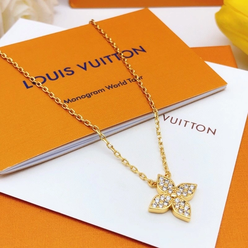 Louis Vuitton Necklaces Bold 247727