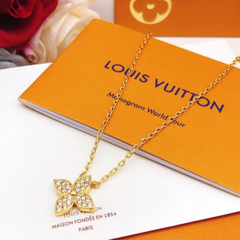 Louis Vuitton Necklaces Bold 247727