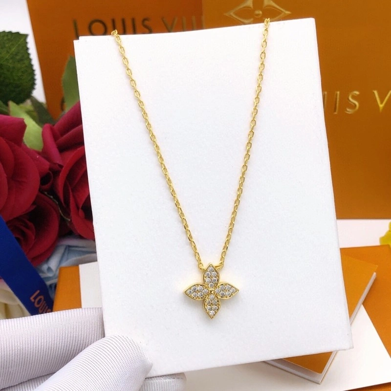 Louis Vuitton Necklaces Bold 247727