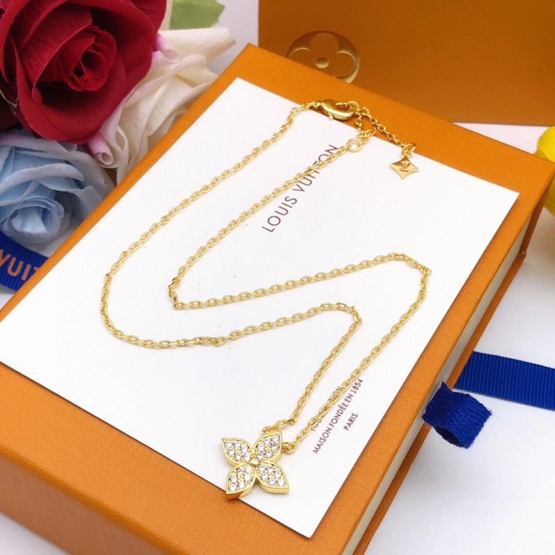 Louis Vuitton Necklaces Bold 247727