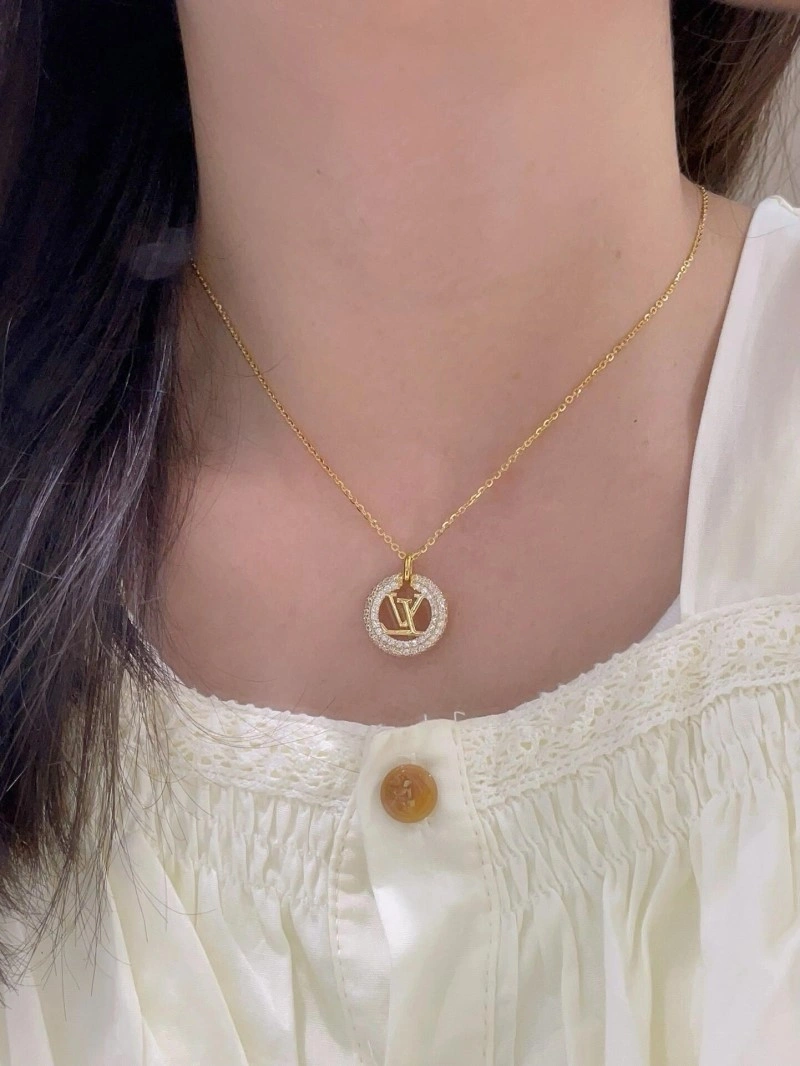 Louis Vuitton Necklaces Reliable 247714