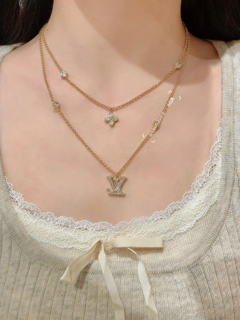 Louis Vuitton Necklaces Durable 247716
