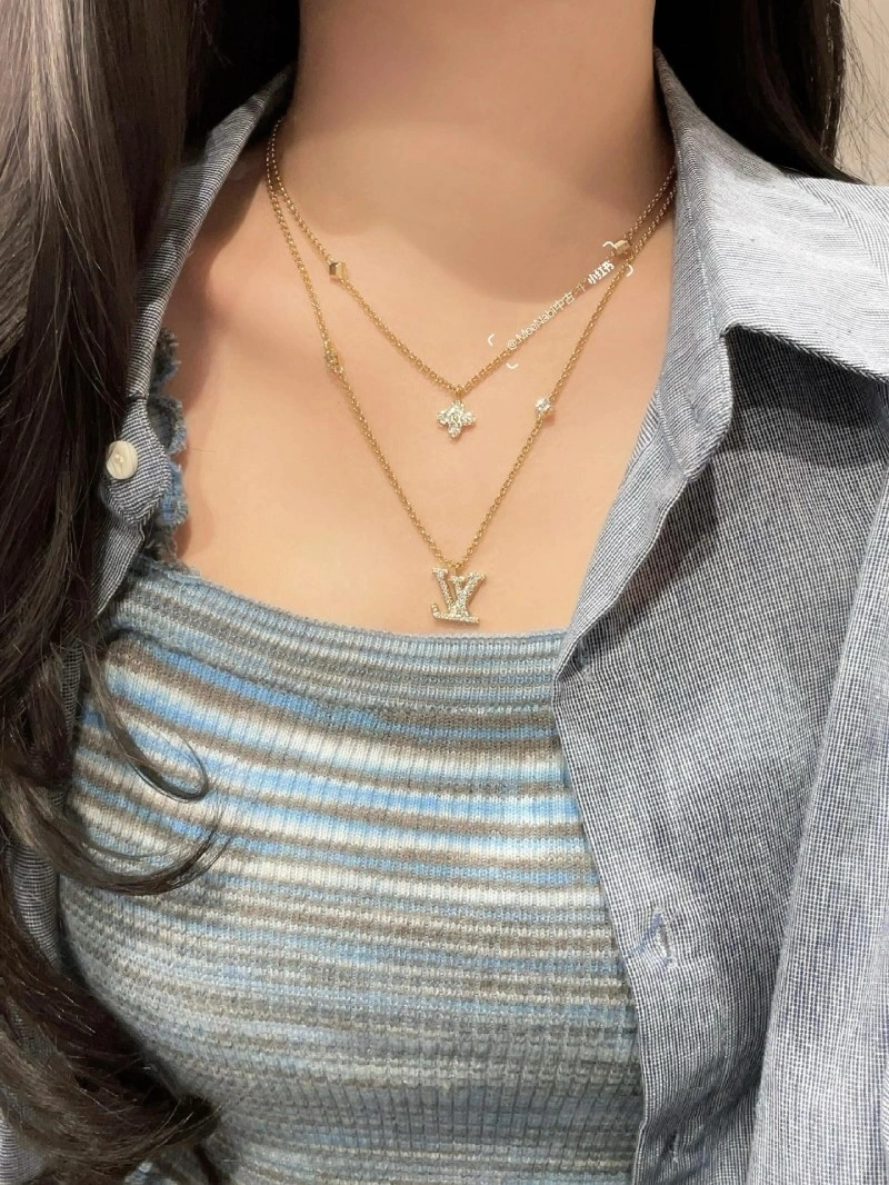 Louis Vuitton Necklaces Durable 247716