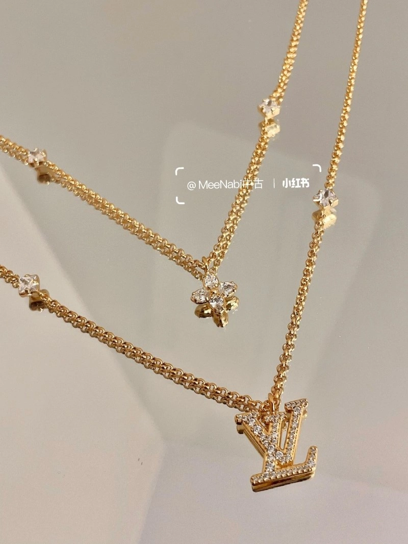 Louis Vuitton Necklaces Durable 247716