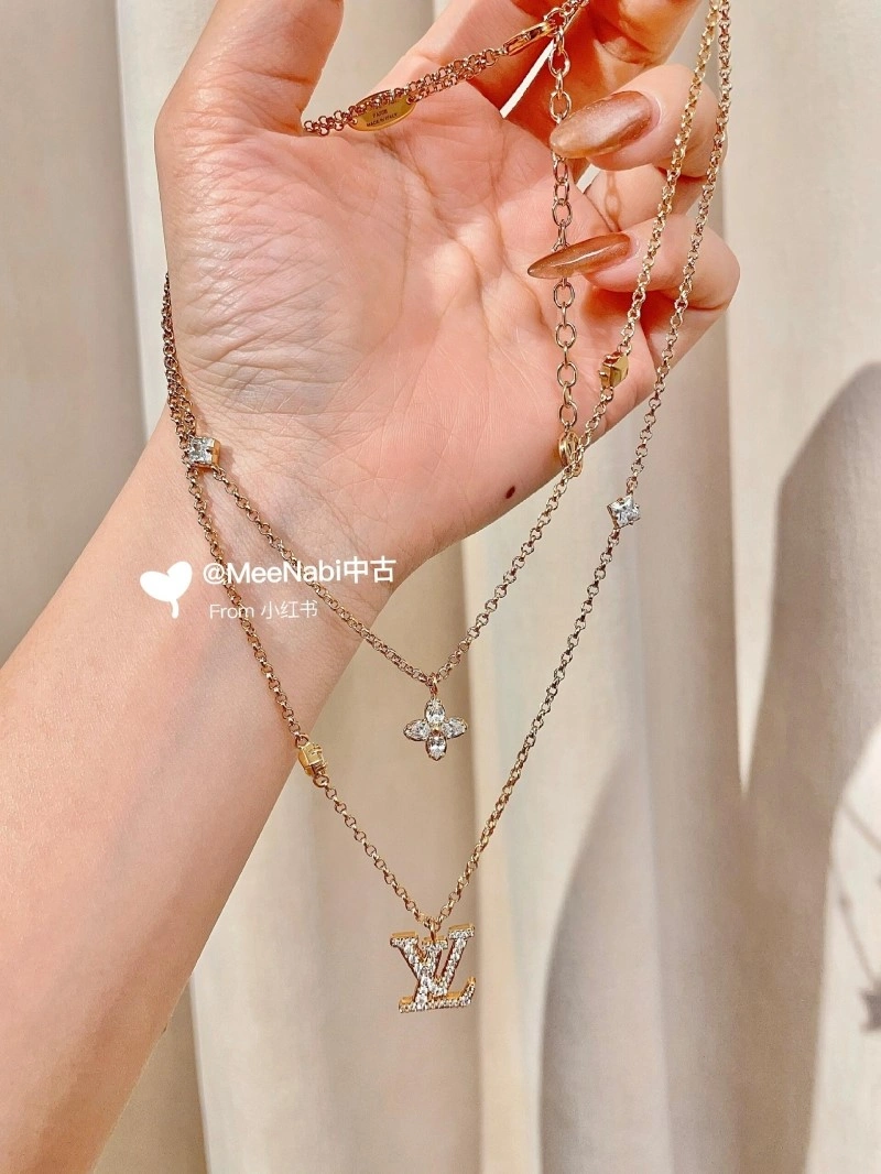 Louis Vuitton Necklaces Durable 247716