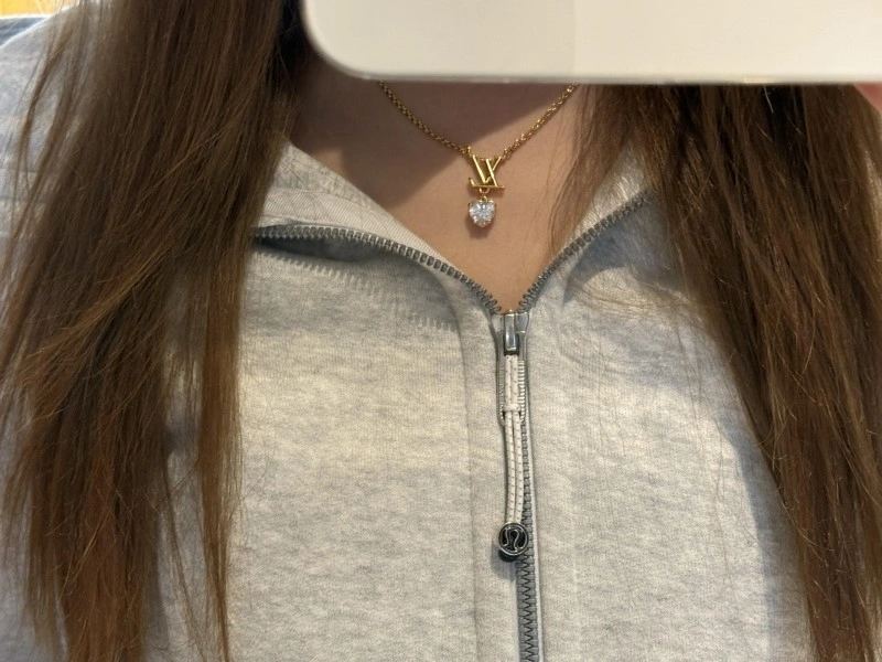 Louis Vuitton Necklaces Functional 247712