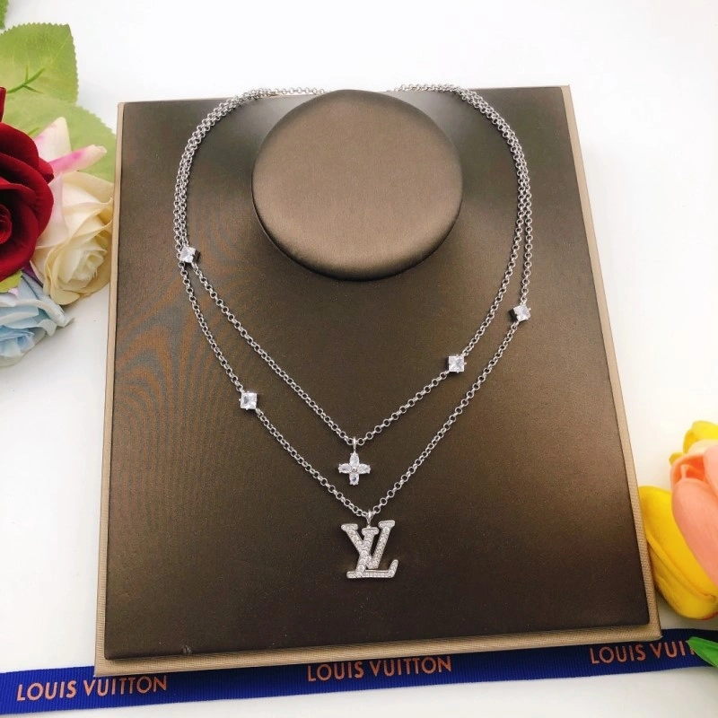 Flexible Louis Vuitton Necklaces 247707