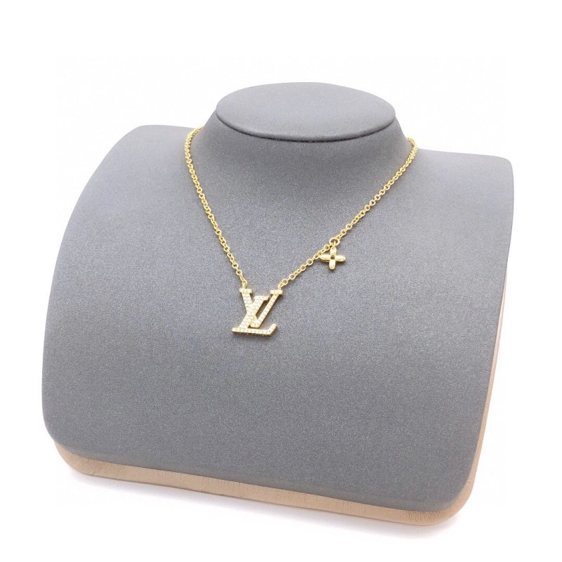 Packable Louis Vuitton Necklaces 247708