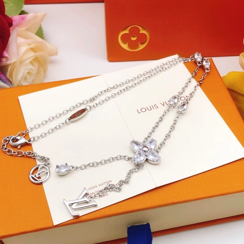 Louis Vuitton Necklaces Versatile 247706