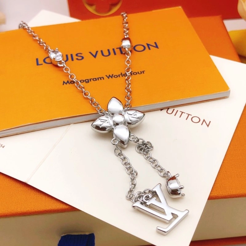 Louis Vuitton Necklaces Versatile 247706