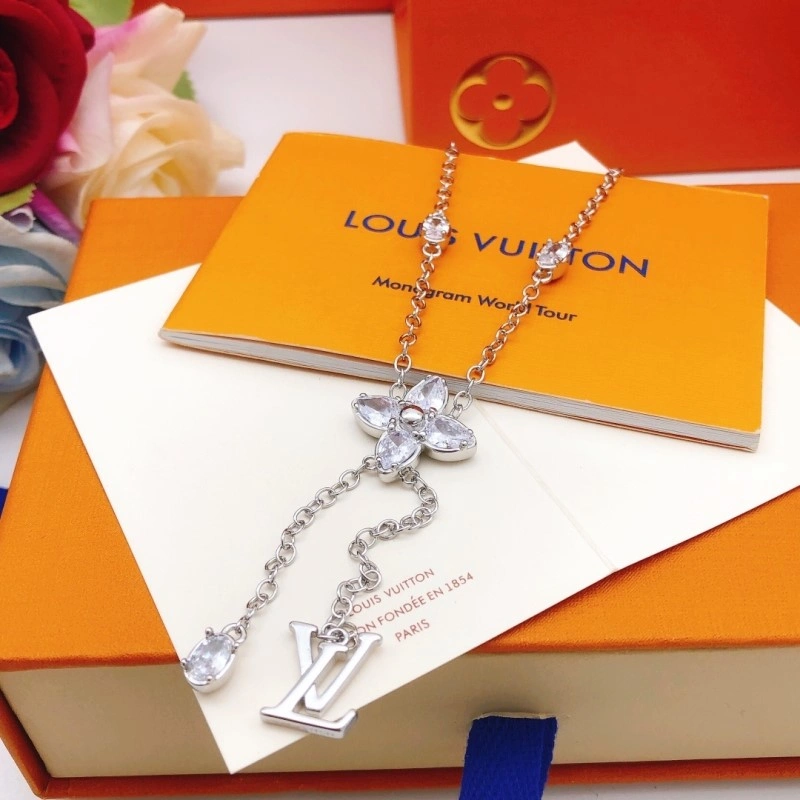 Louis Vuitton Necklaces Versatile 247706