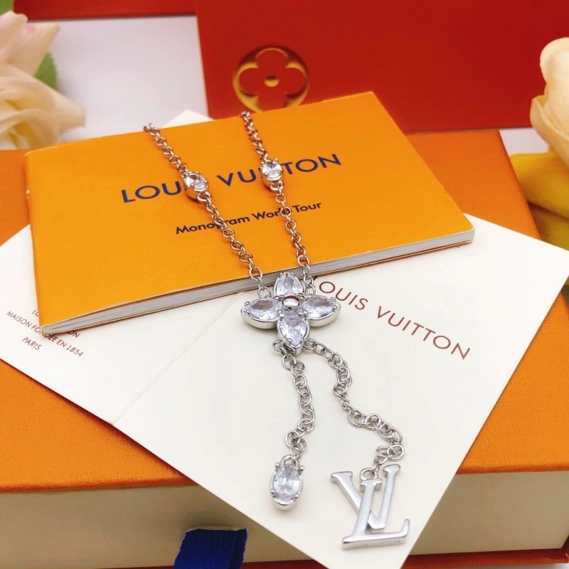 Louis Vuitton Necklaces Versatile 247706