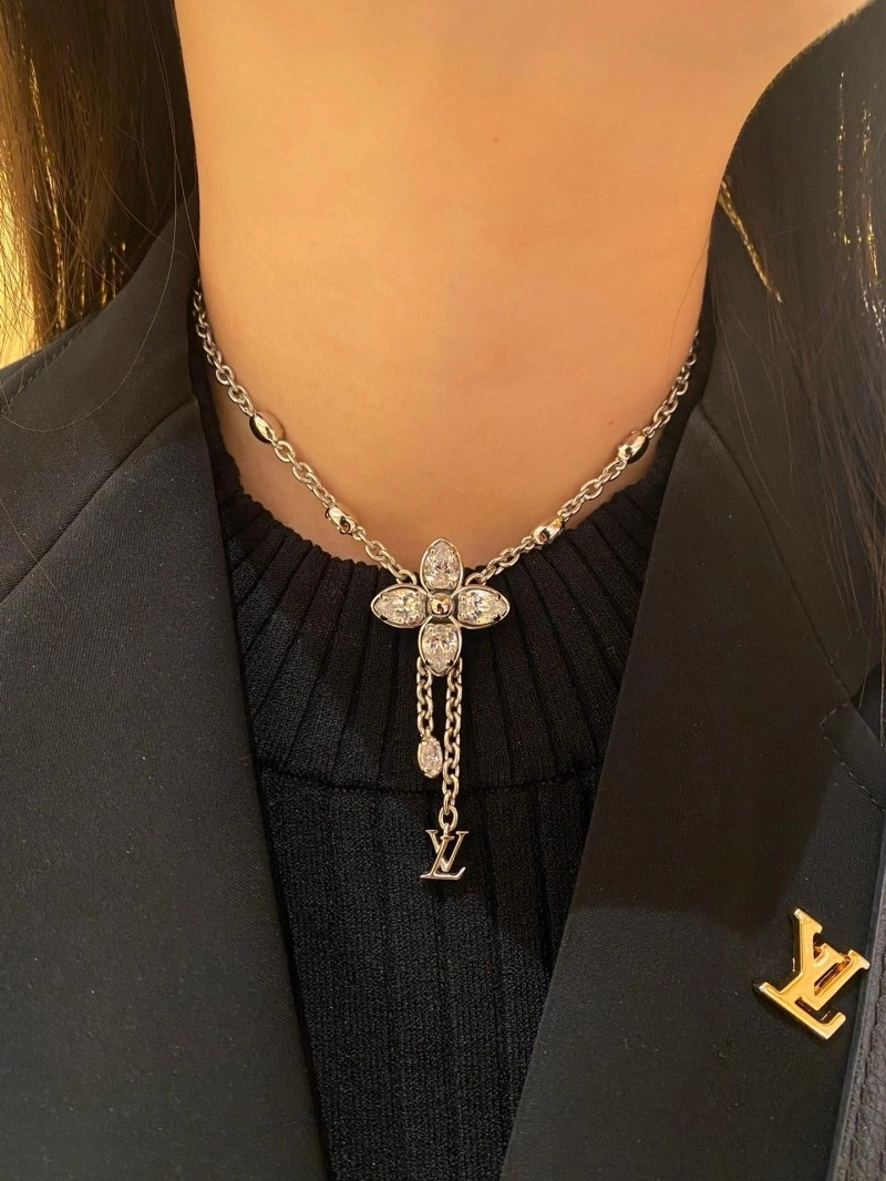Louis Vuitton Necklaces Versatile 247706