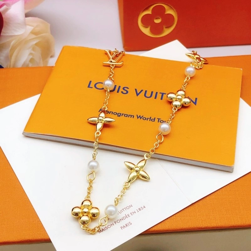 Louis Vuitton Necklaces Soft 247705