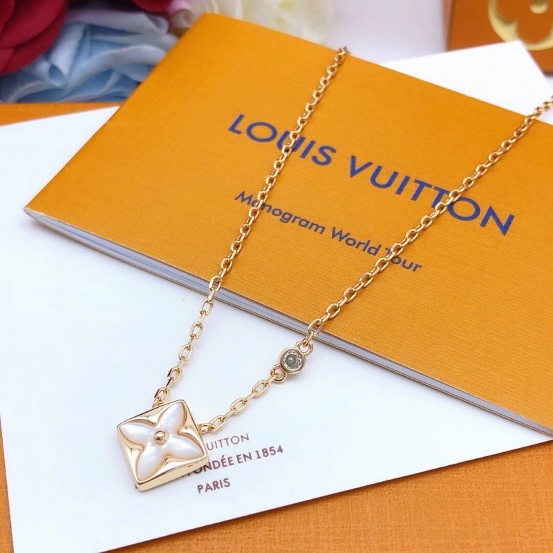 Upgraded Louis Vuitton Necklaces 247679