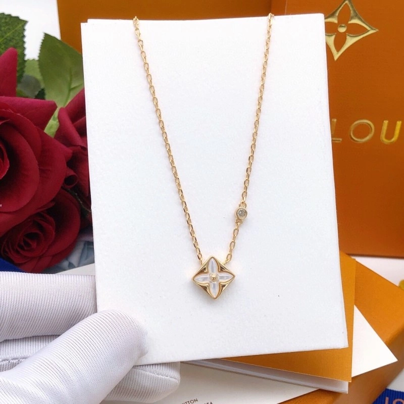 Upgraded Louis Vuitton Necklaces 247679