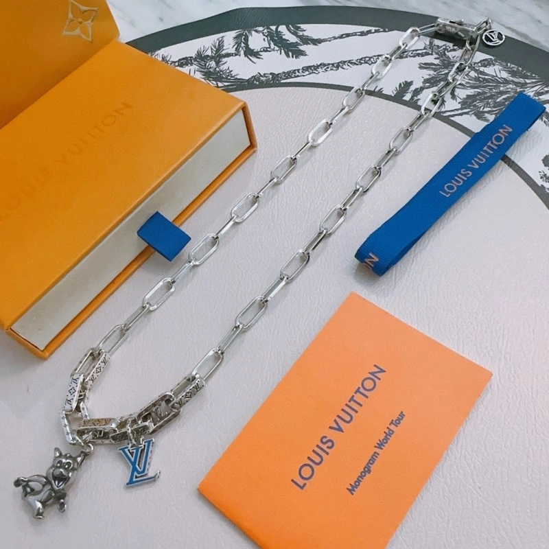 Lightweight Louis Vuitton Necklaces 247675