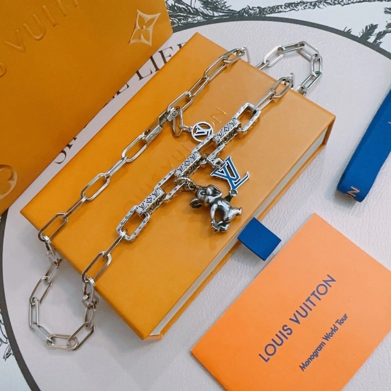 Lightweight Louis Vuitton Necklaces 247675