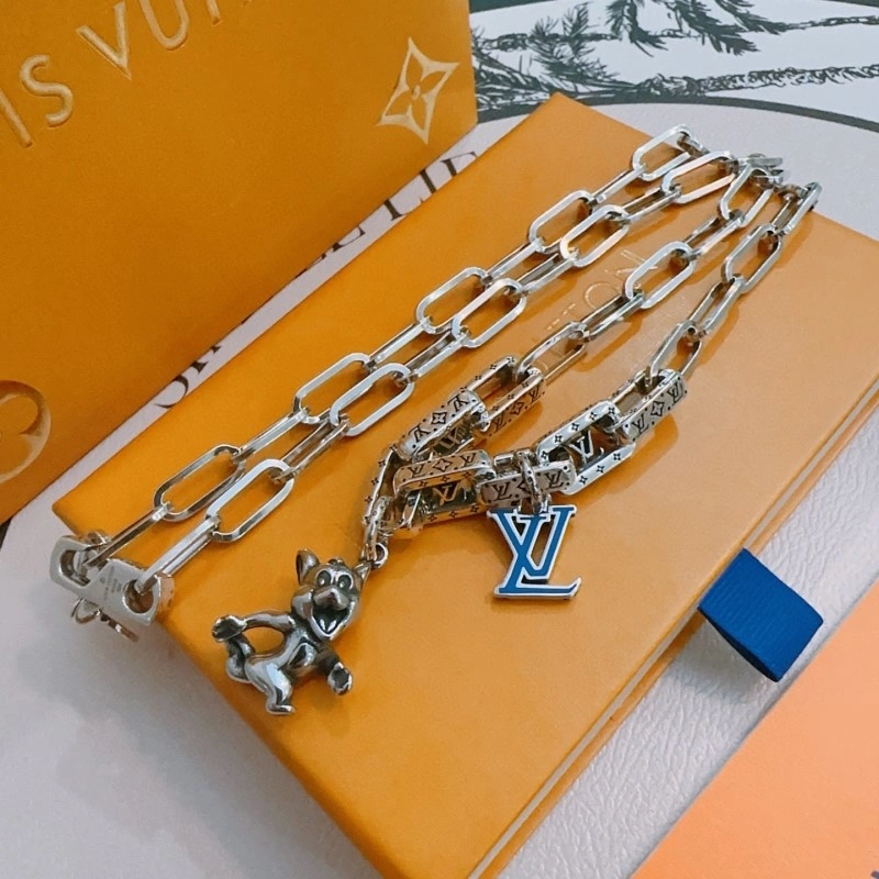 Lightweight Louis Vuitton Necklaces 247675