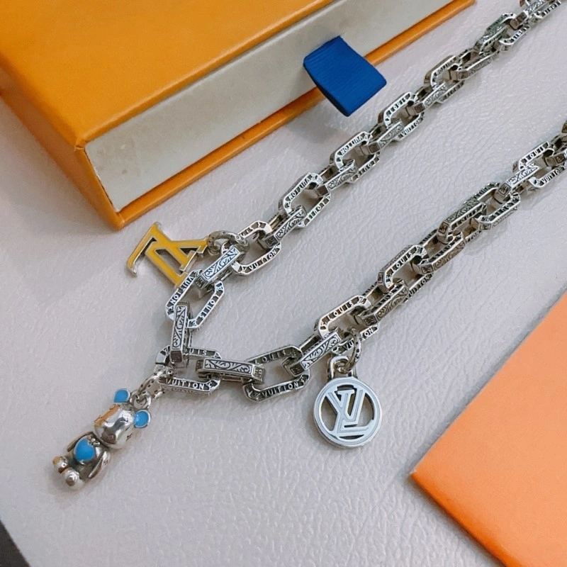 Chic Louis Vuitton Necklaces 247689