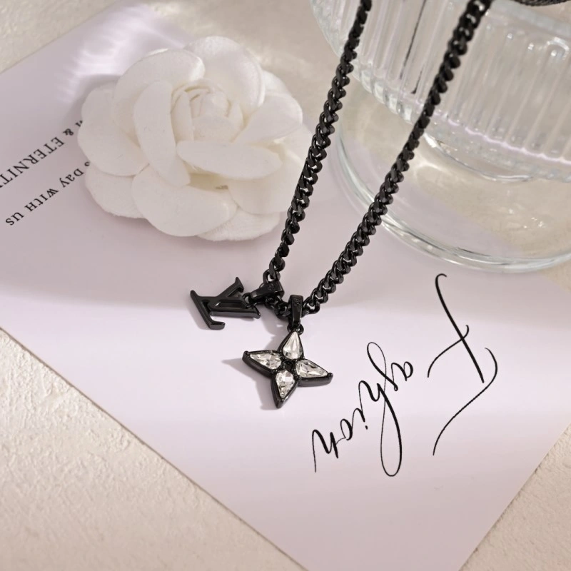 Louis Vuitton Necklaces Bold 247685
