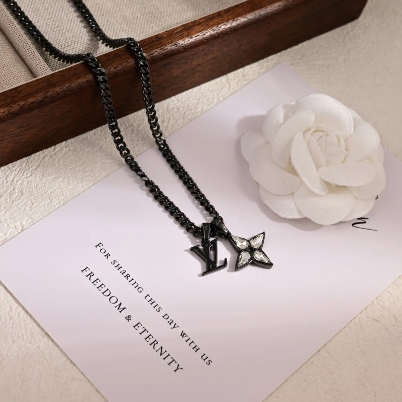 Louis Vuitton Necklaces Bold 247685