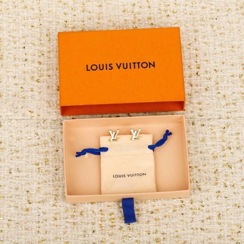 Louis Vuitton Necklaces Chic 247693