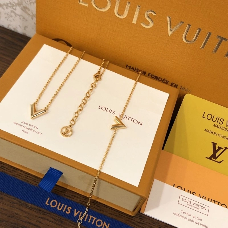 EasyMatch Louis Vuitton Necklaces 247696