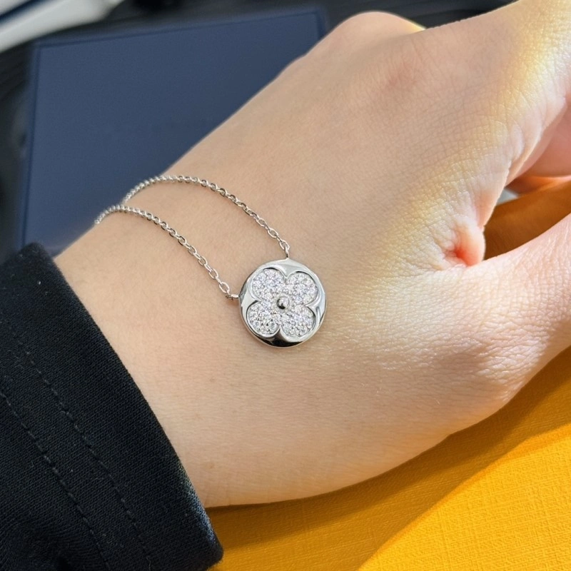 Louis Vuitton Necklaces Premium 247692
