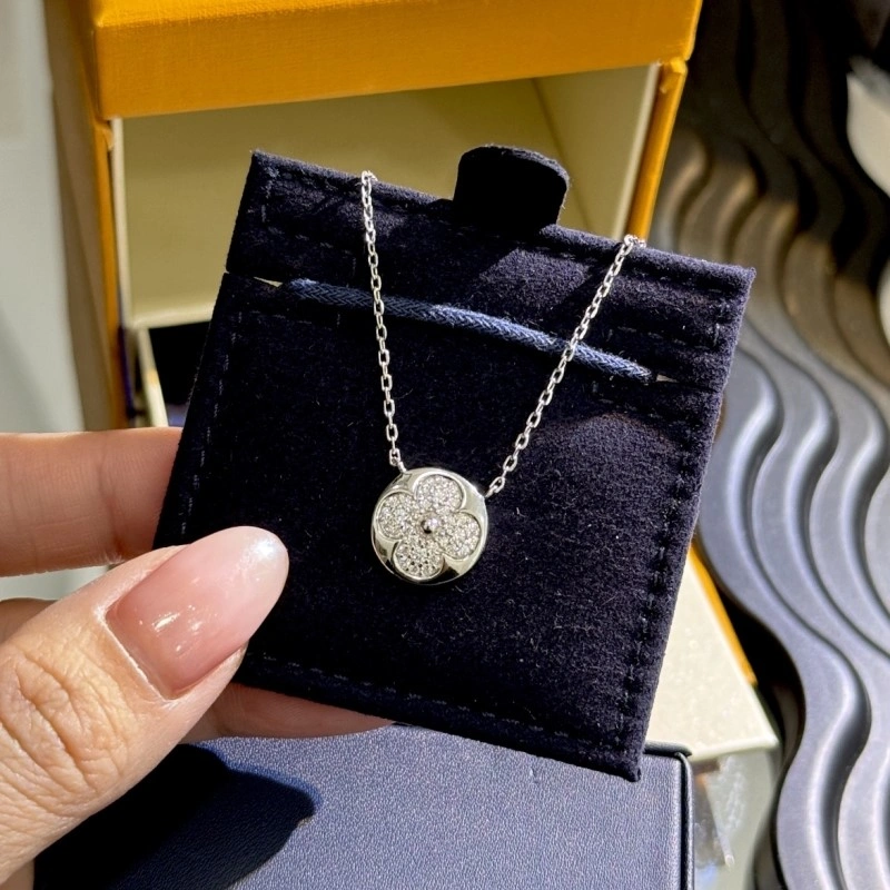 Louis Vuitton Necklaces Premium 247692